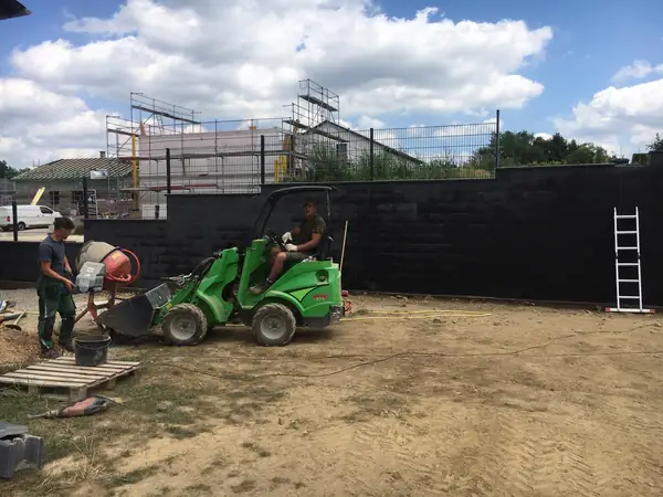 Mauer aus Schalungssteinen – Foto 10 von 10