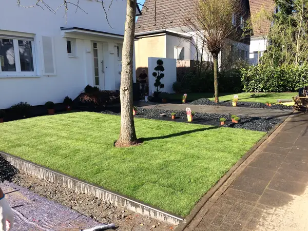 Rollrasen anlegen – Foto 15 von 17