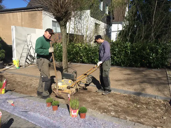 Vorgarten – Foto 2 von 9